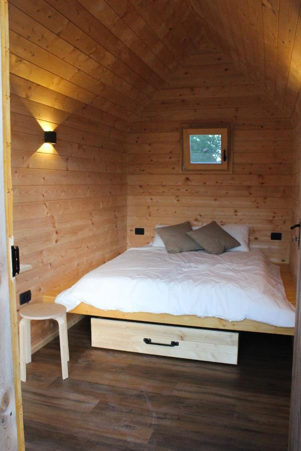 Отель Hiska-Glamping Айдовшчина Экстерьер фото