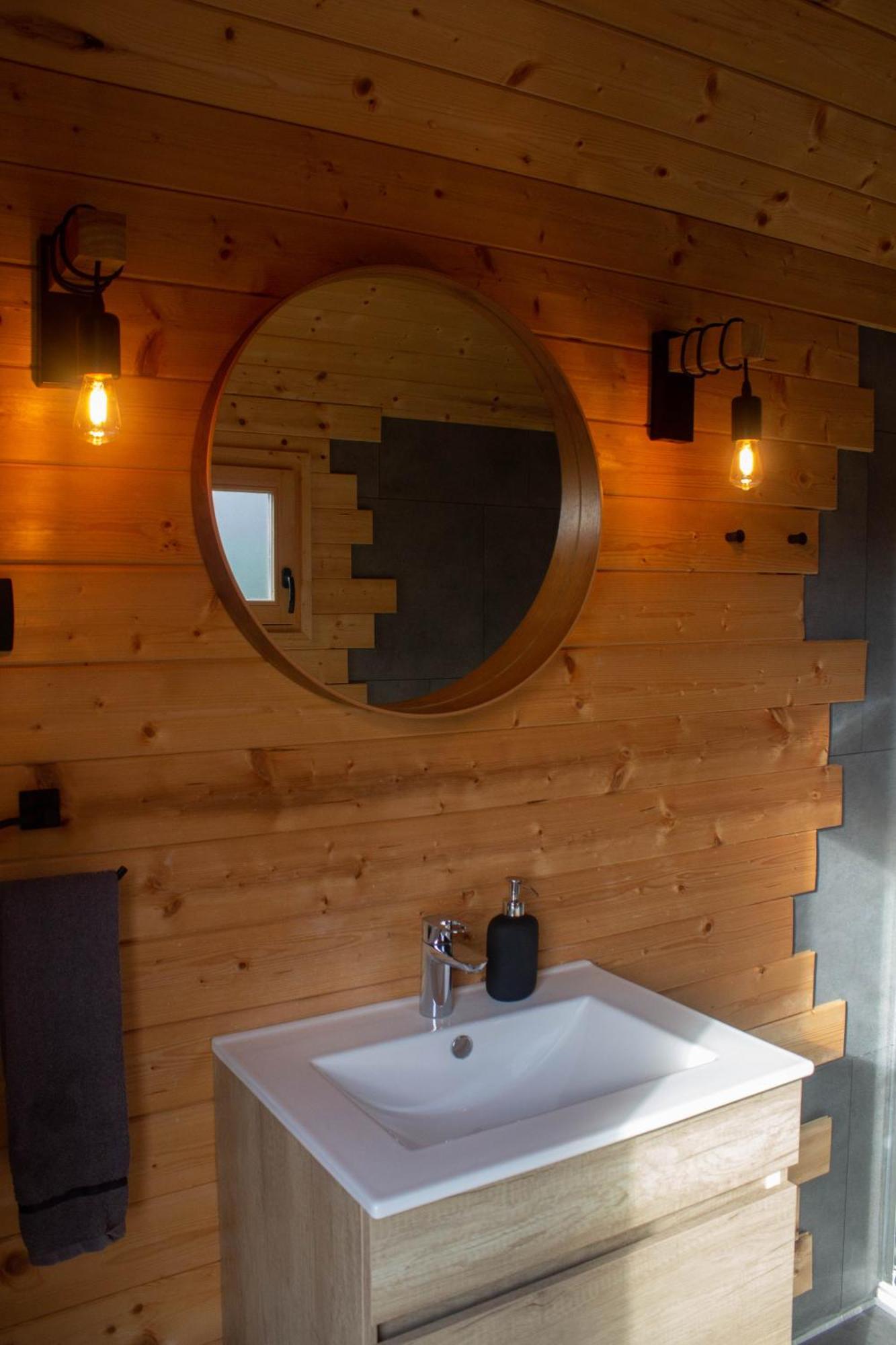 Отель Hiska-Glamping Айдовшчина Экстерьер фото