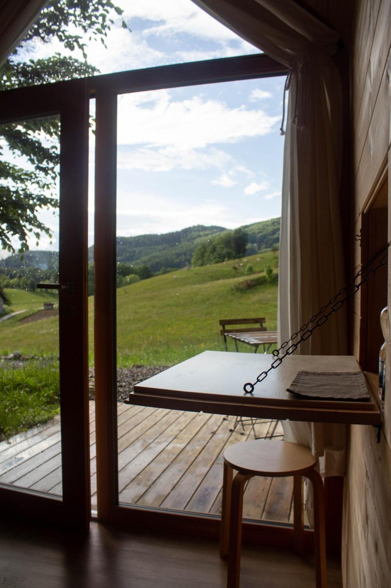 Отель Hiska-Glamping Айдовшчина Экстерьер фото